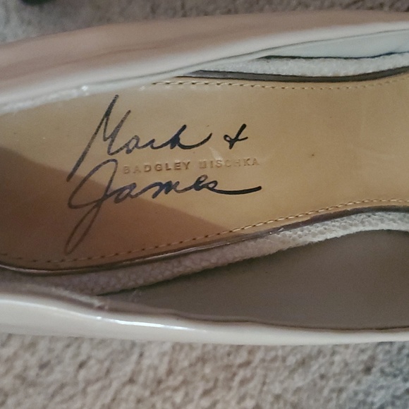 Womens Size 7 Badgley Mischka wedge heels - Picture 6 of 6